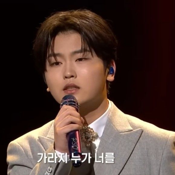 A moment captured by a fan of Park Sungon