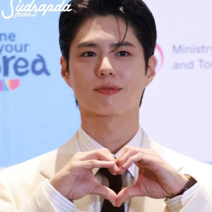 A moment captured by a fan of Park Bogum