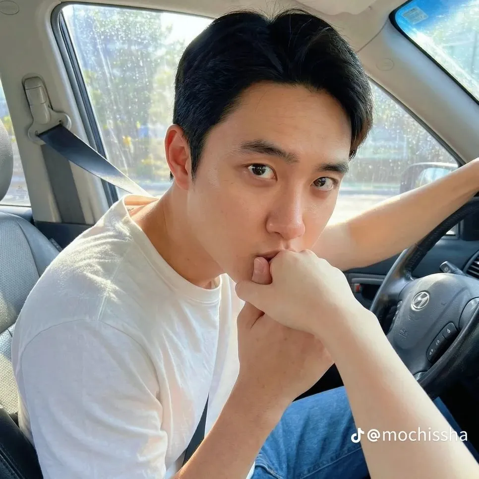 Foto terbaru dari Doh Kyungsoo (D.O.)