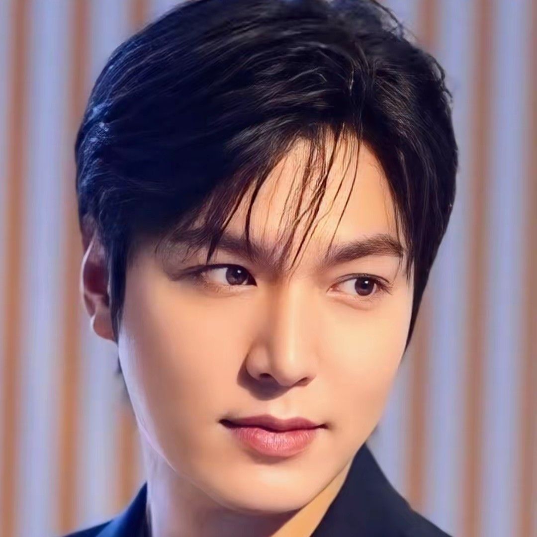 イ・ミンホの最近の活動ショット