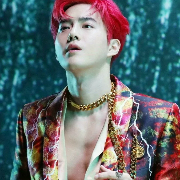 A moment captured by a fan of Suho