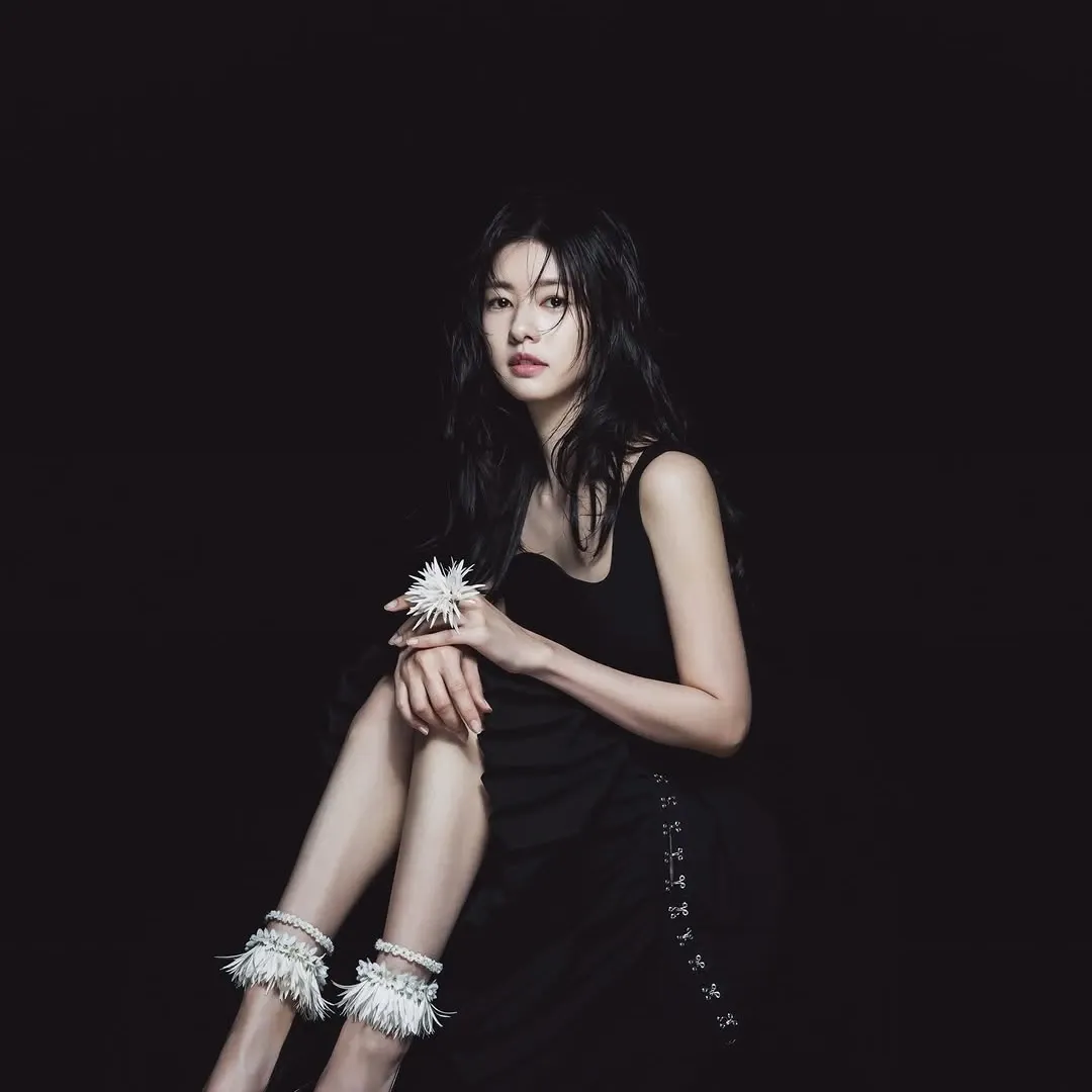 Behind-the-scenes cut of Jung Somin