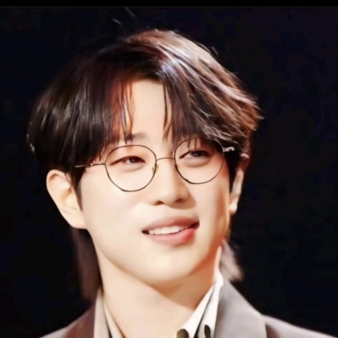 A moment captured by a fan of An Sunghoon