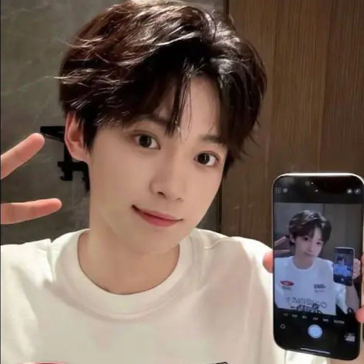 A moment captured by a fan of Zi Yu