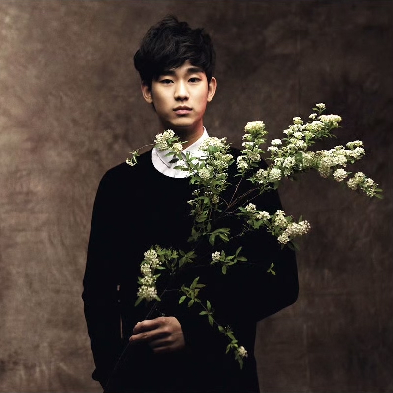 Behind-the-scenes cut of Kim Soohyun