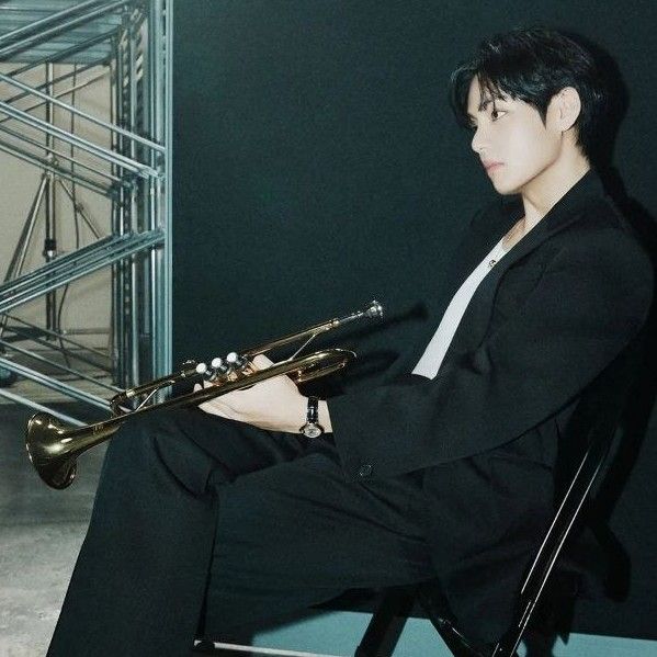 Recent activity shot of Kim Taehyung (V)