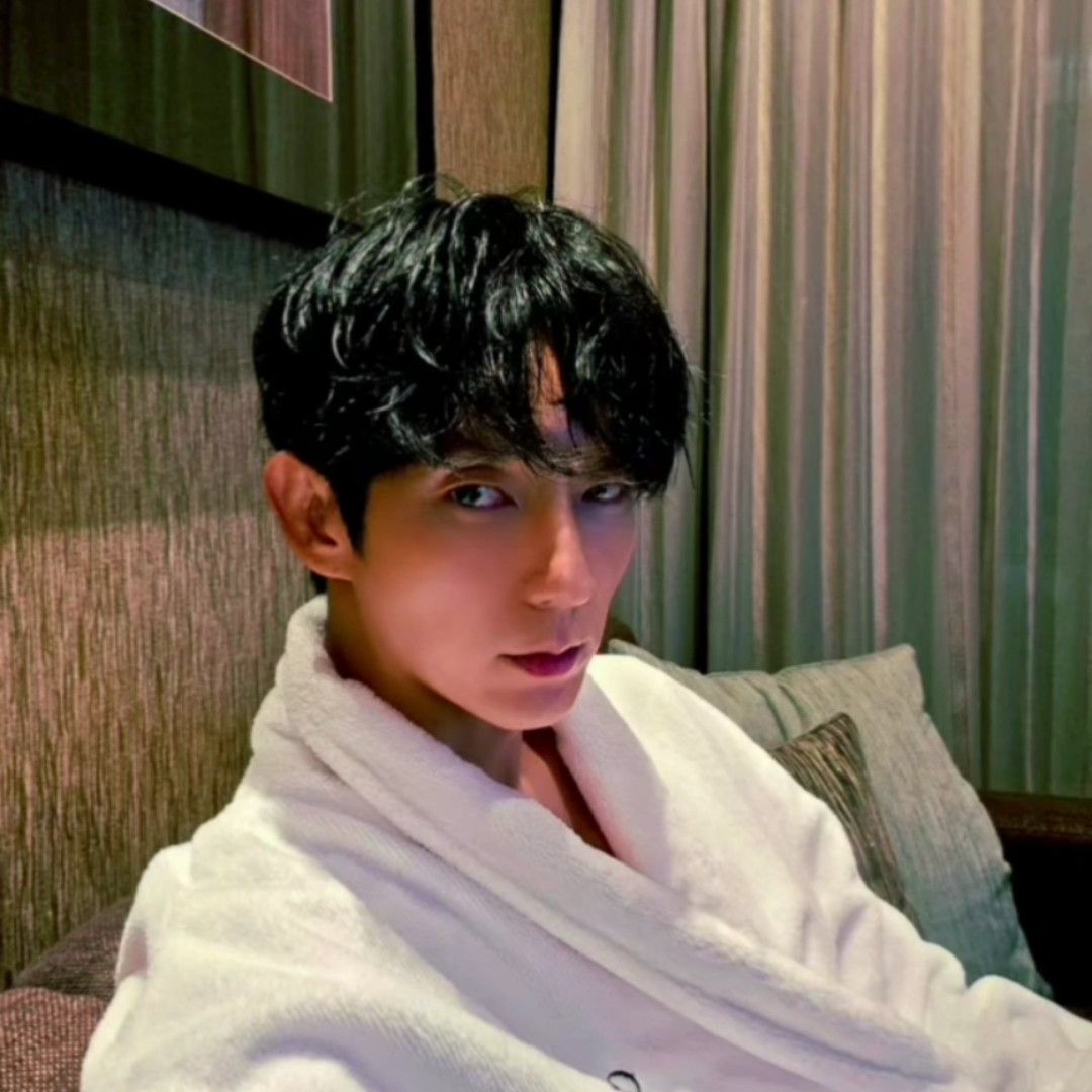 Latest photo of Lee Joongi