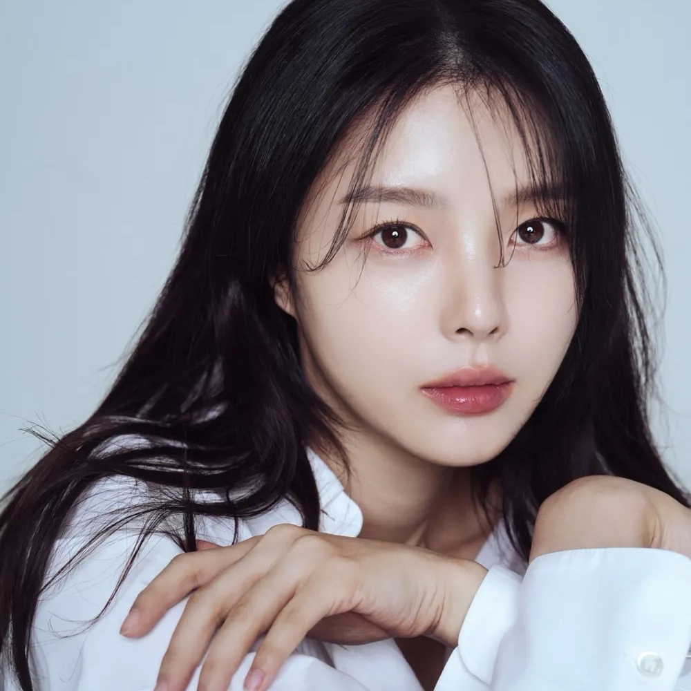 Behind-the-scenes cut of Eom HyunKyung