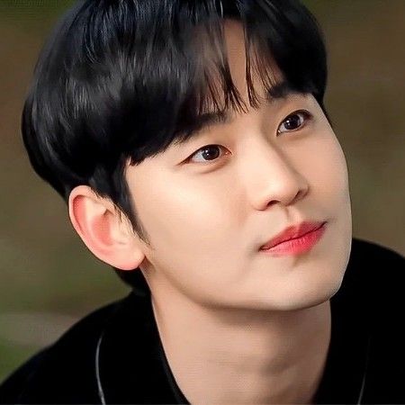 Foto terbaru dari Kim Soohyun