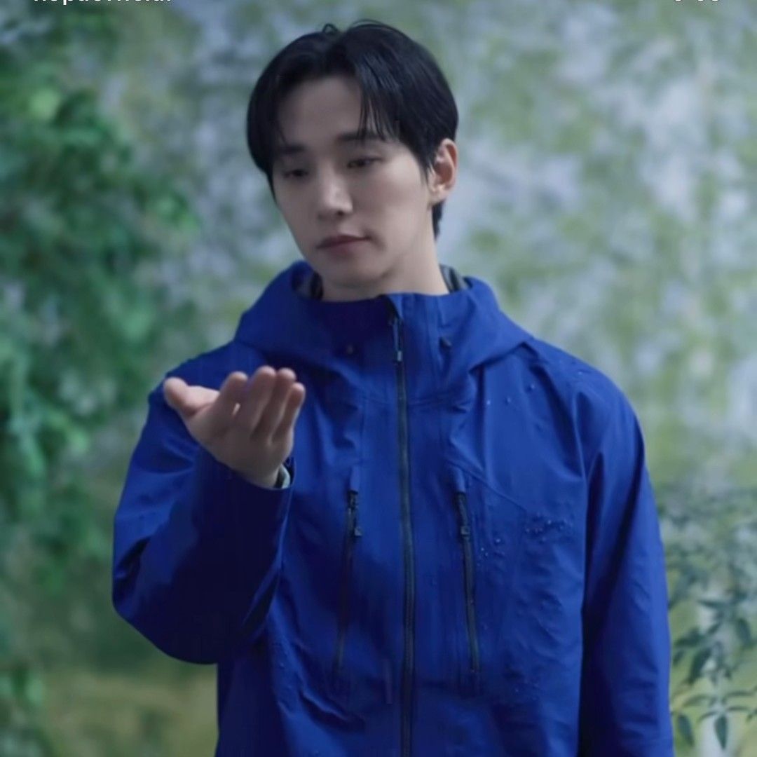 Foto kegiatan terbaru dari Lee Junho