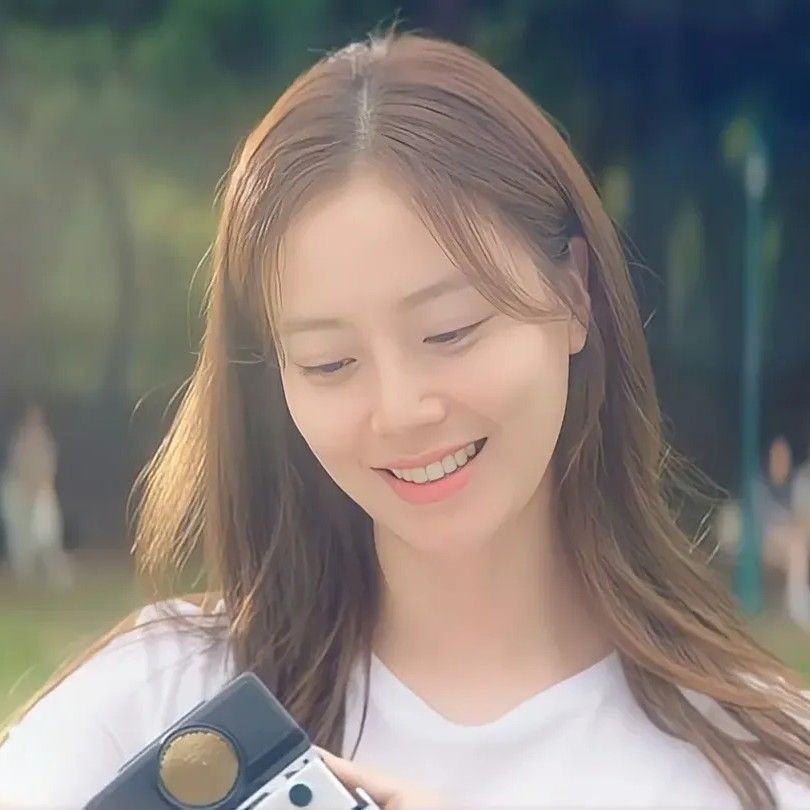 Recent activity shot of Moon Chaewon