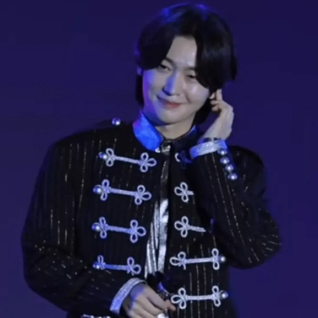 Behind-the-scenes cut of Kim Yongbin