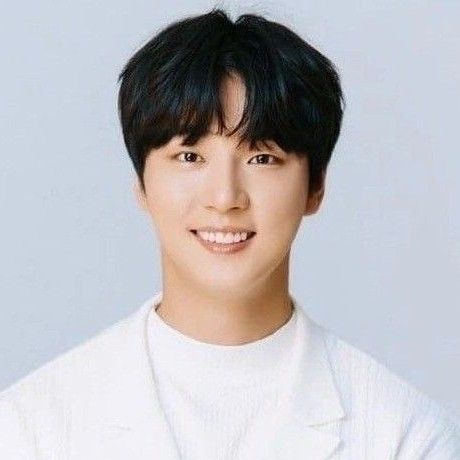 Behind-the-scenes cut of Yoon Shiyoon