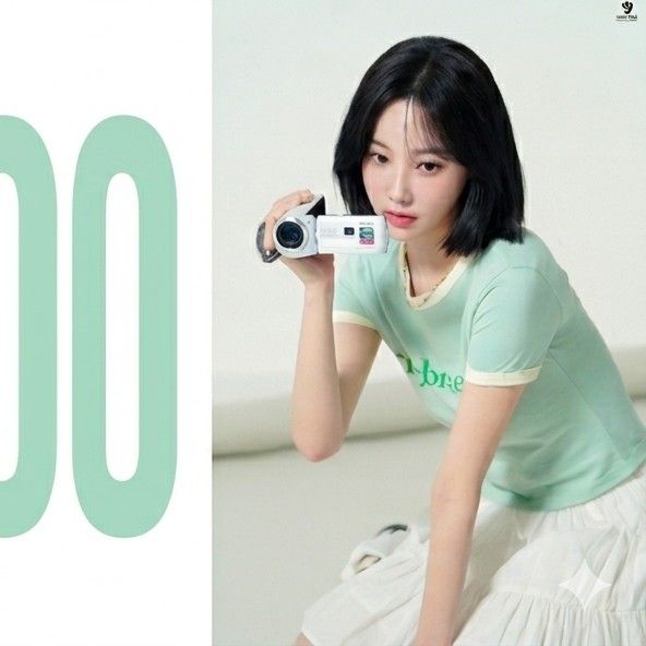 A moment captured by a fan of Yeonwoo