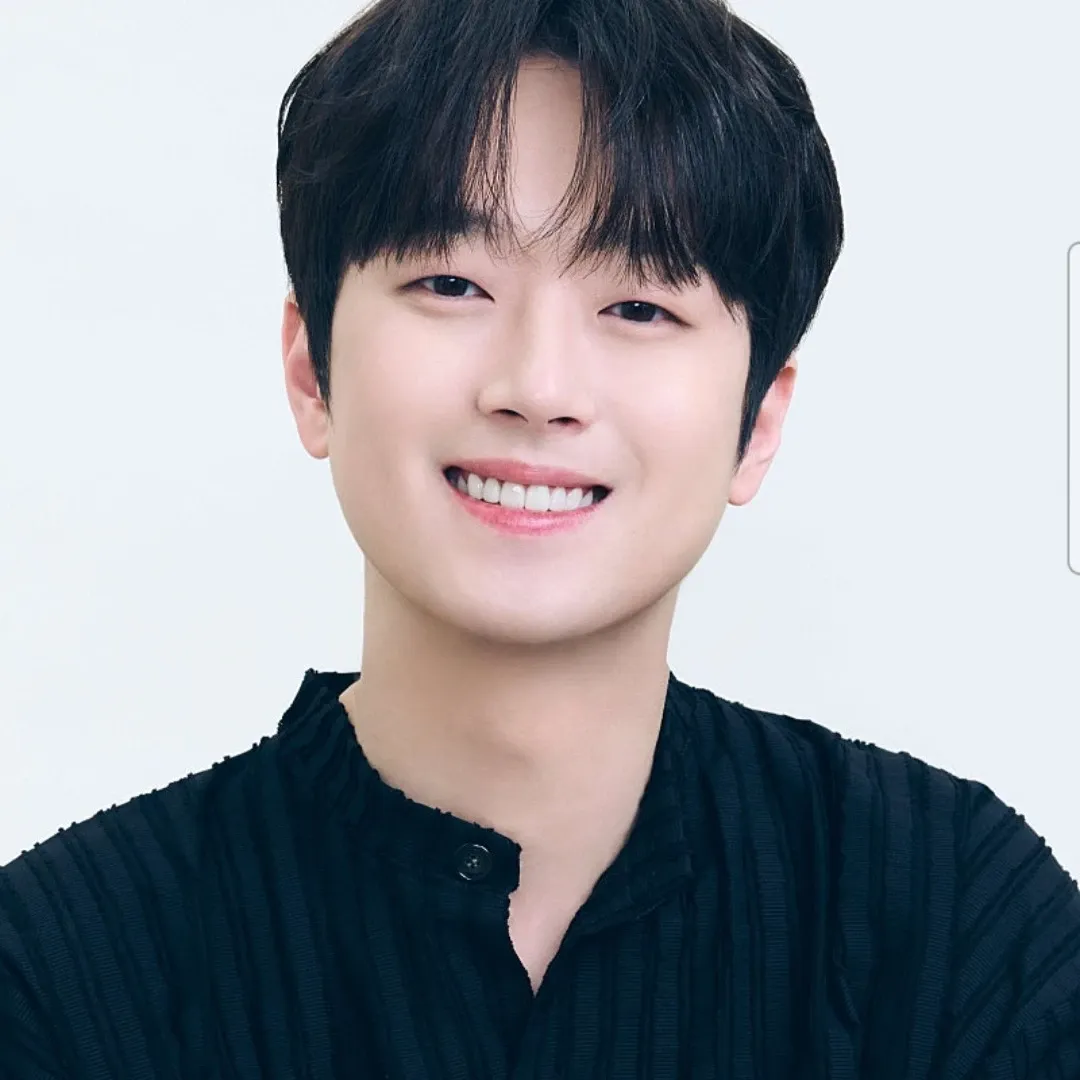 Foto terbaru dari Lee Chanwon