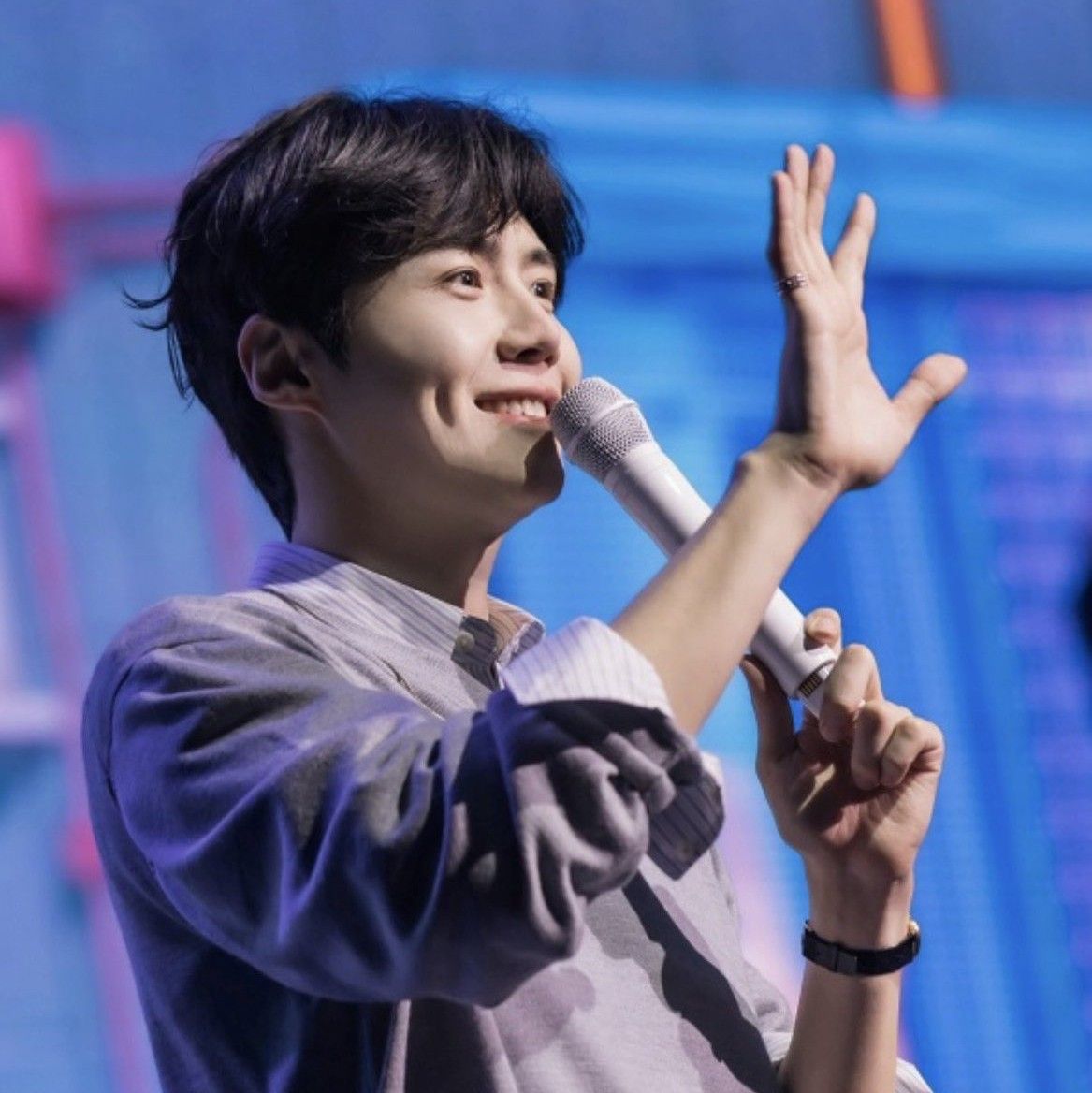 Behind-the-scenes cut of Kim Seonho