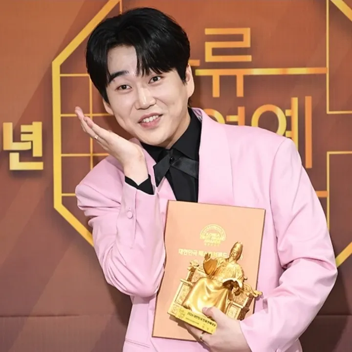 Latest photo of Hwang Youngwoong