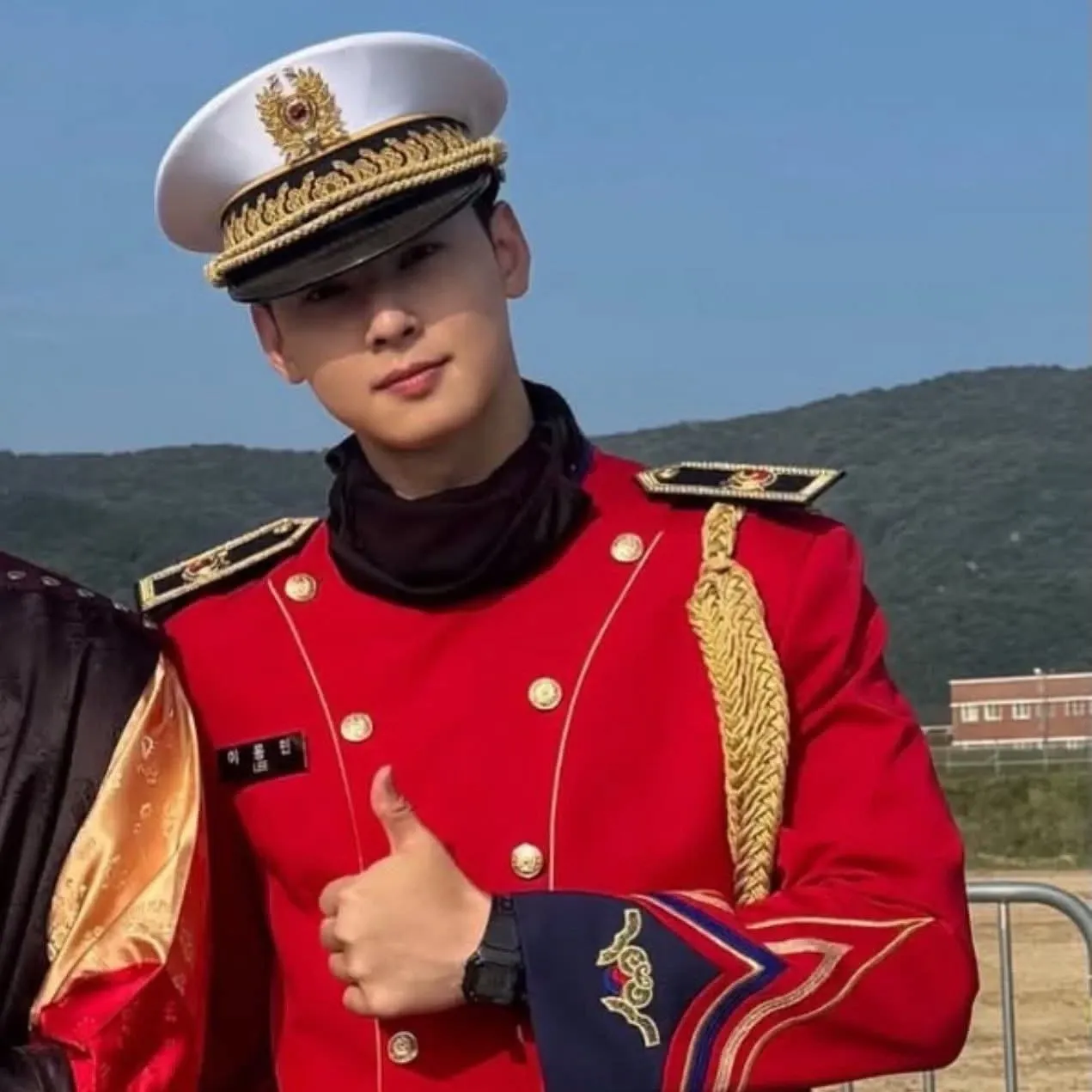 A moment captured by a fan of Cha Eunwoo