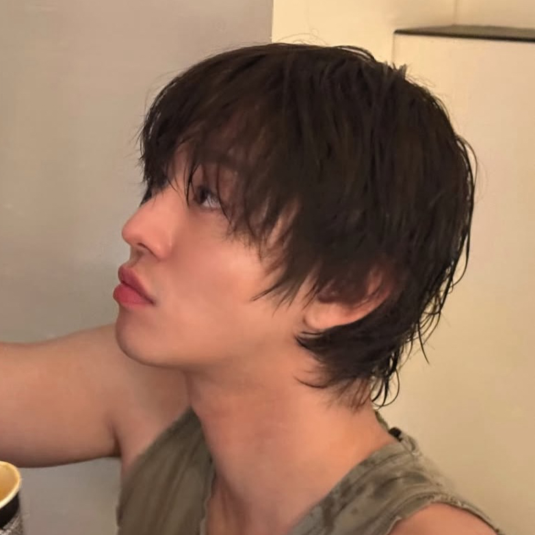 Recent activity shot of Ahn Hyoseop