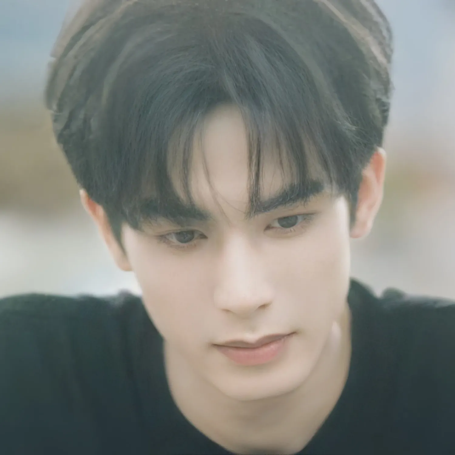 Latest photo of Song WeiLong