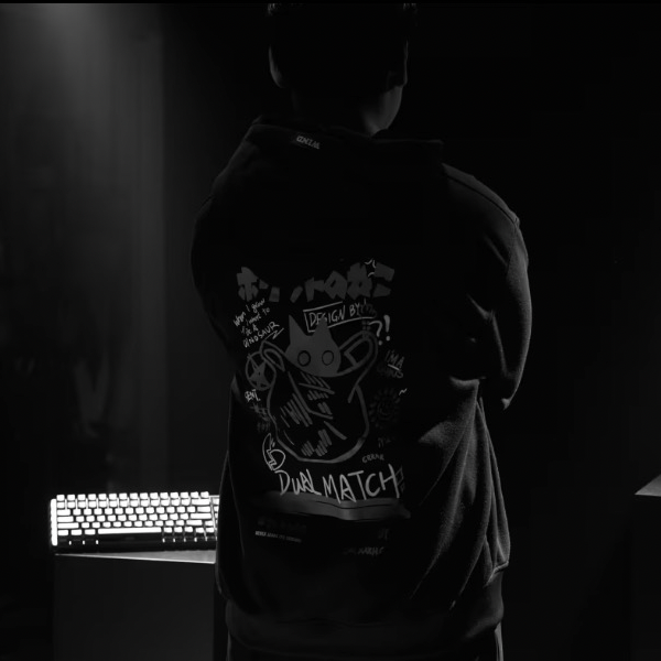 Behind-the-scenes cut of Gumayusi