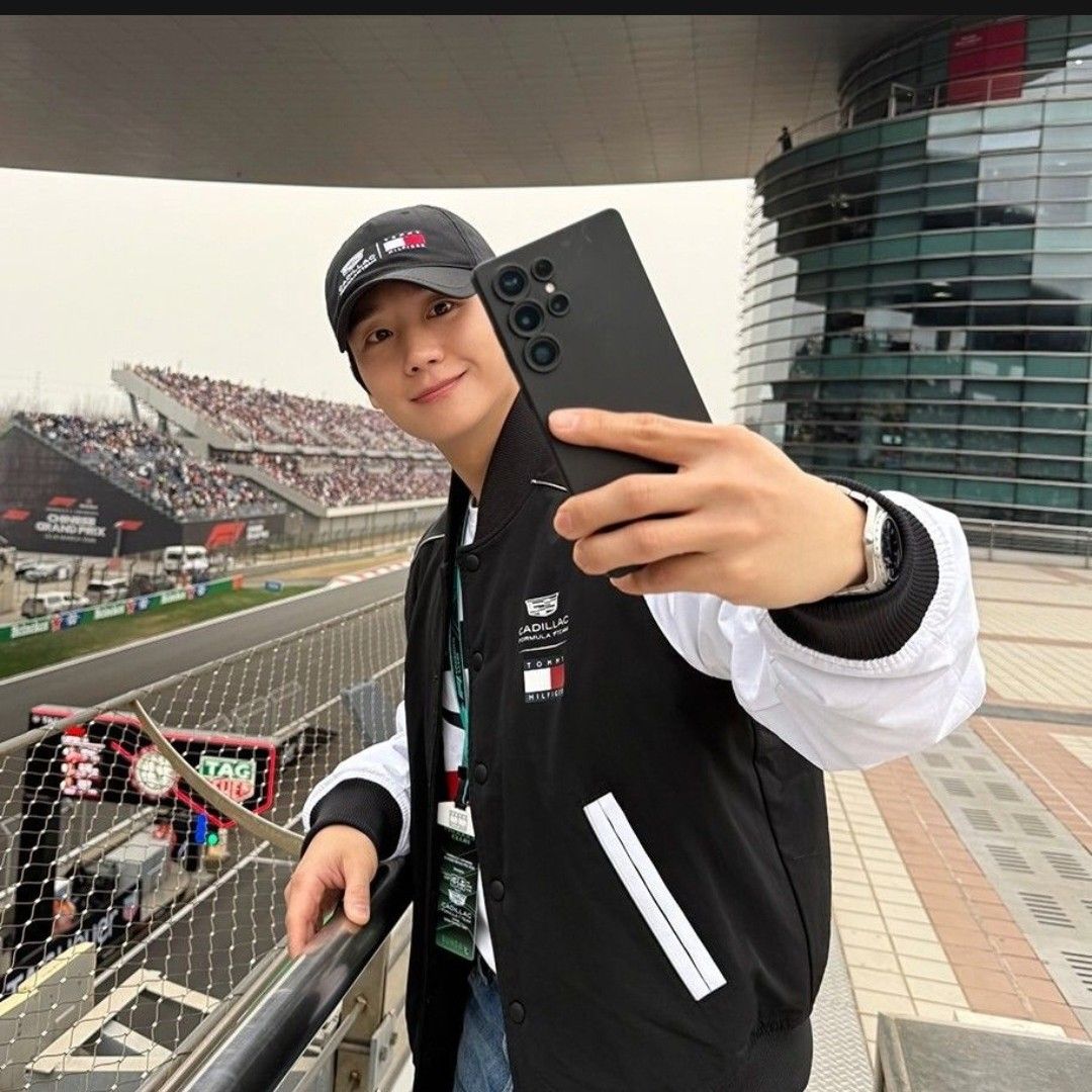 粉丝拍下的丁海寅瞬间