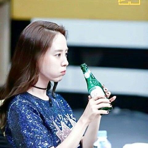 A moment captured by a fan of Song Jihyo