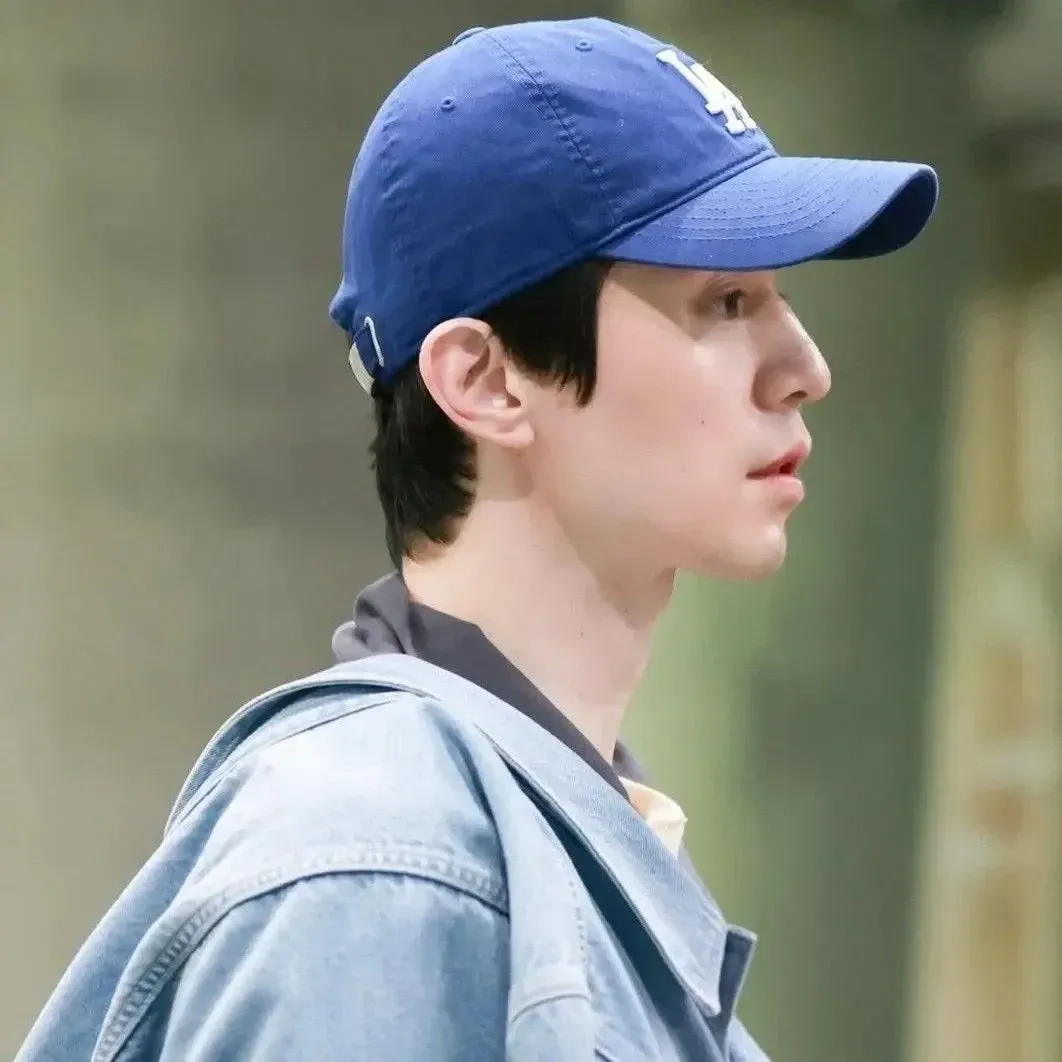 Cuplikan di balik layar dari Lee Dongwook