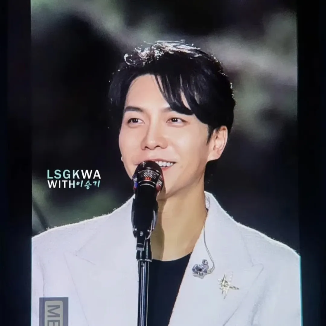 Foto terbaru dari Lee Seunggi