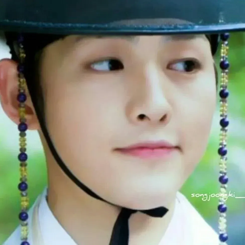 Behind-the-scenes cut of Song Joongki