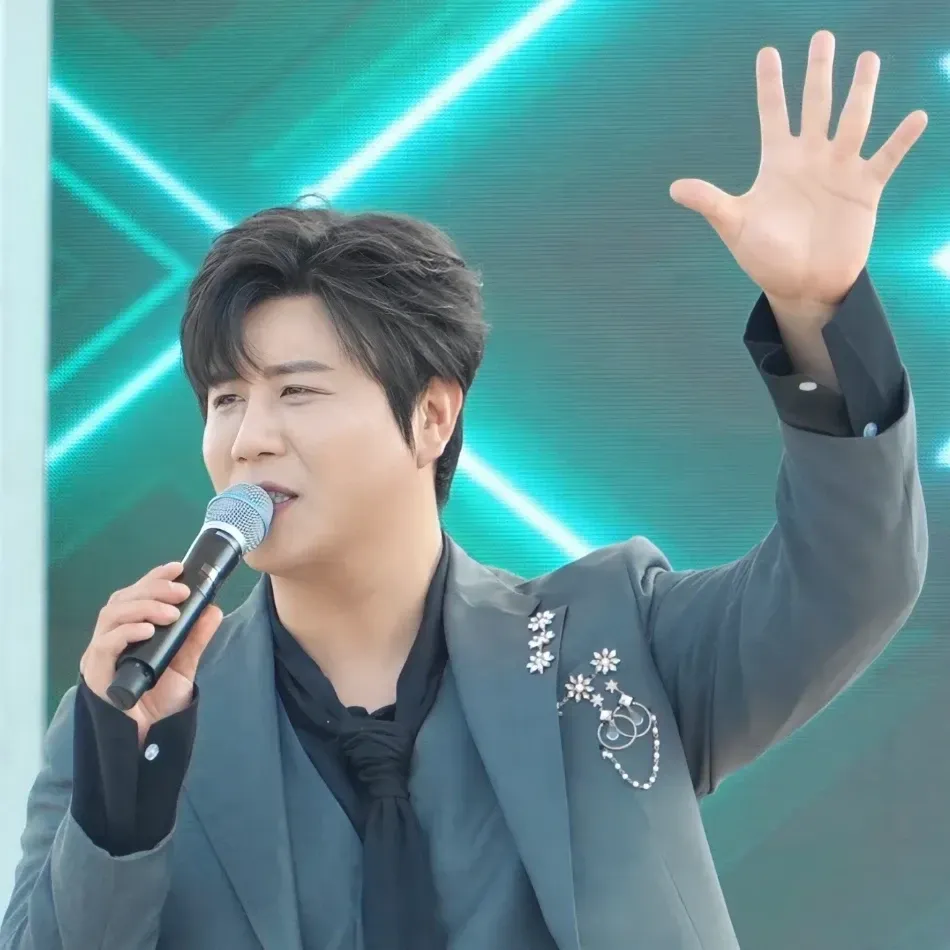 Recent activity shot of Jin Haesung