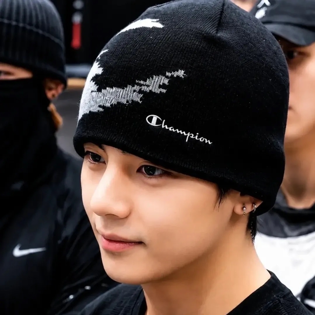 Latest photo of Kim Taehyung (V)
