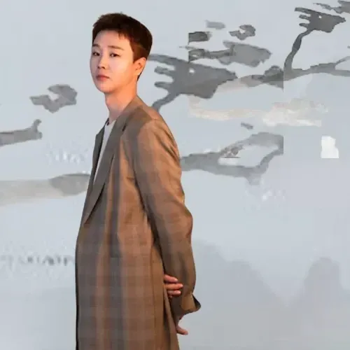 Recent activity shot of Song Minjun
