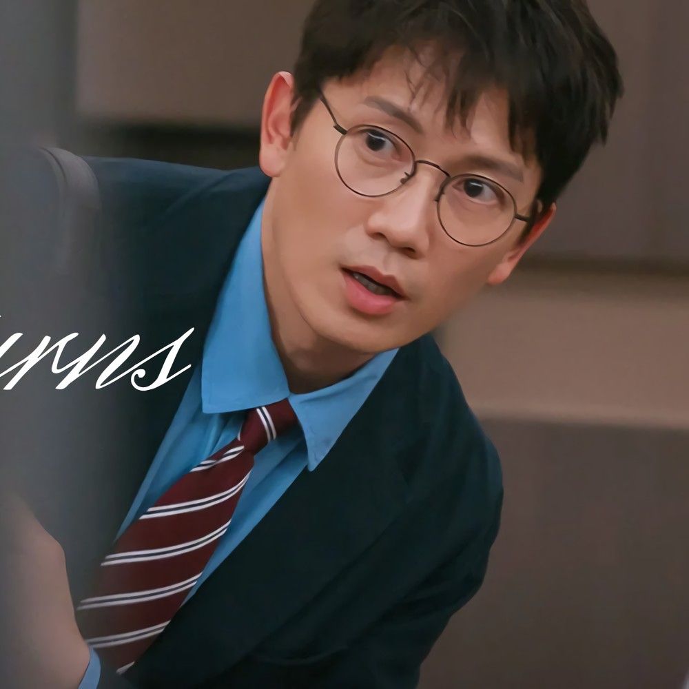 Behind-the-scenes cut of Ji Sung