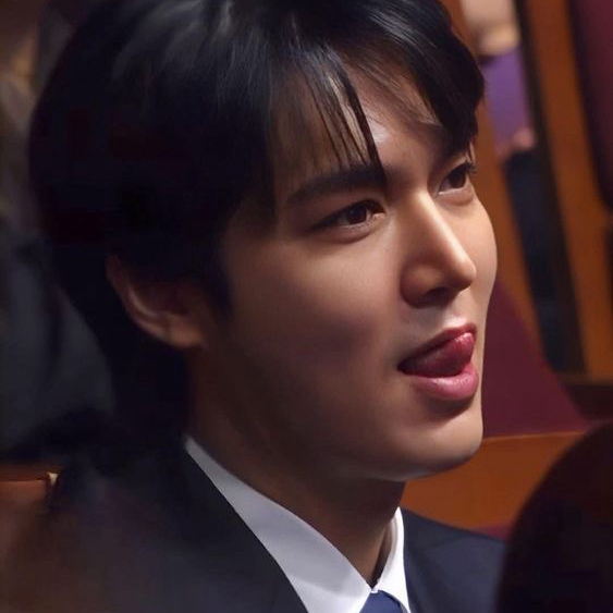 李敏镐的近期活动照