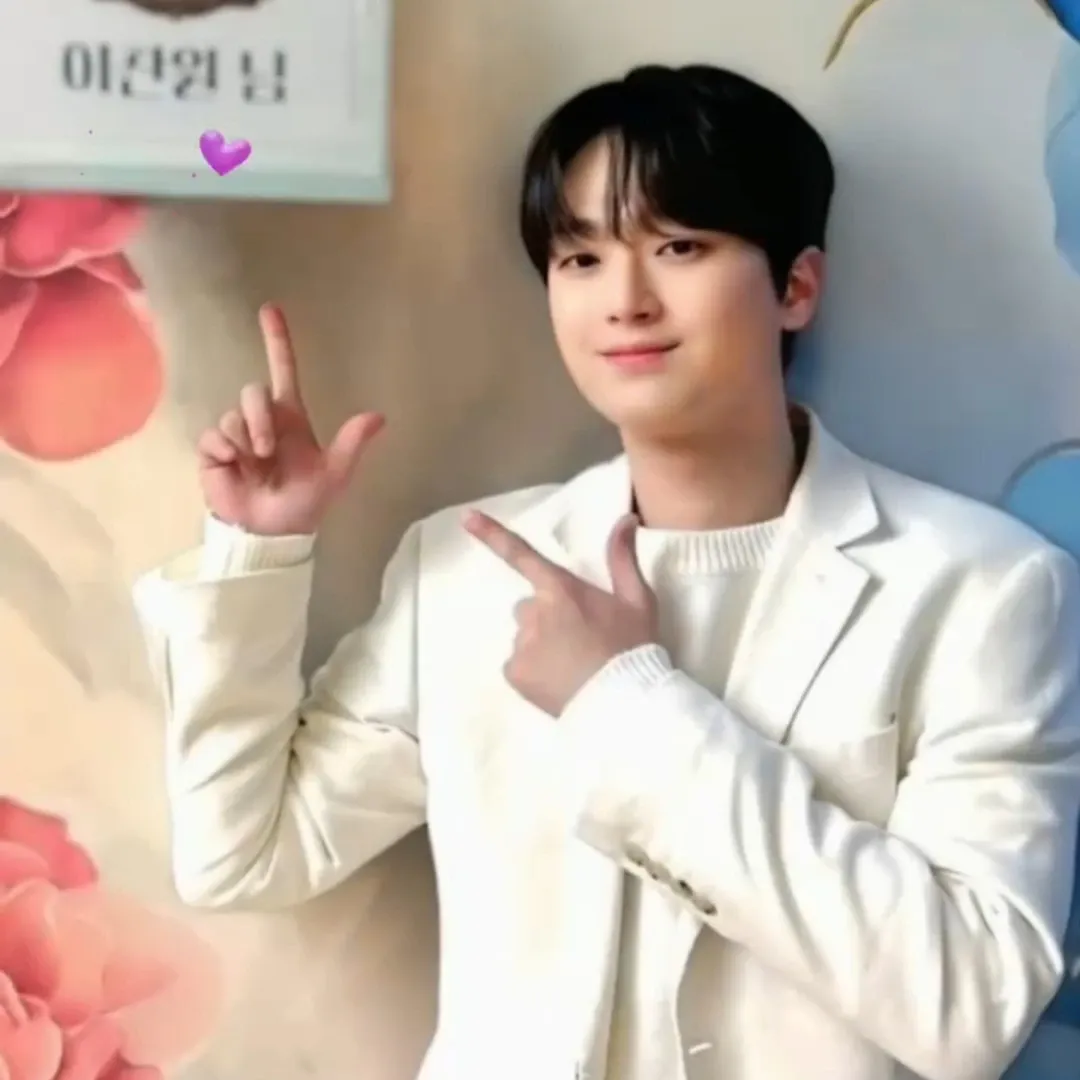 이찬원의 최신 사진