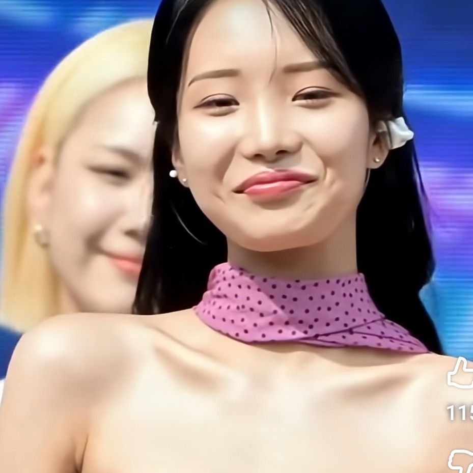 A moment captured by a fan of Kim Soyeon (2004)