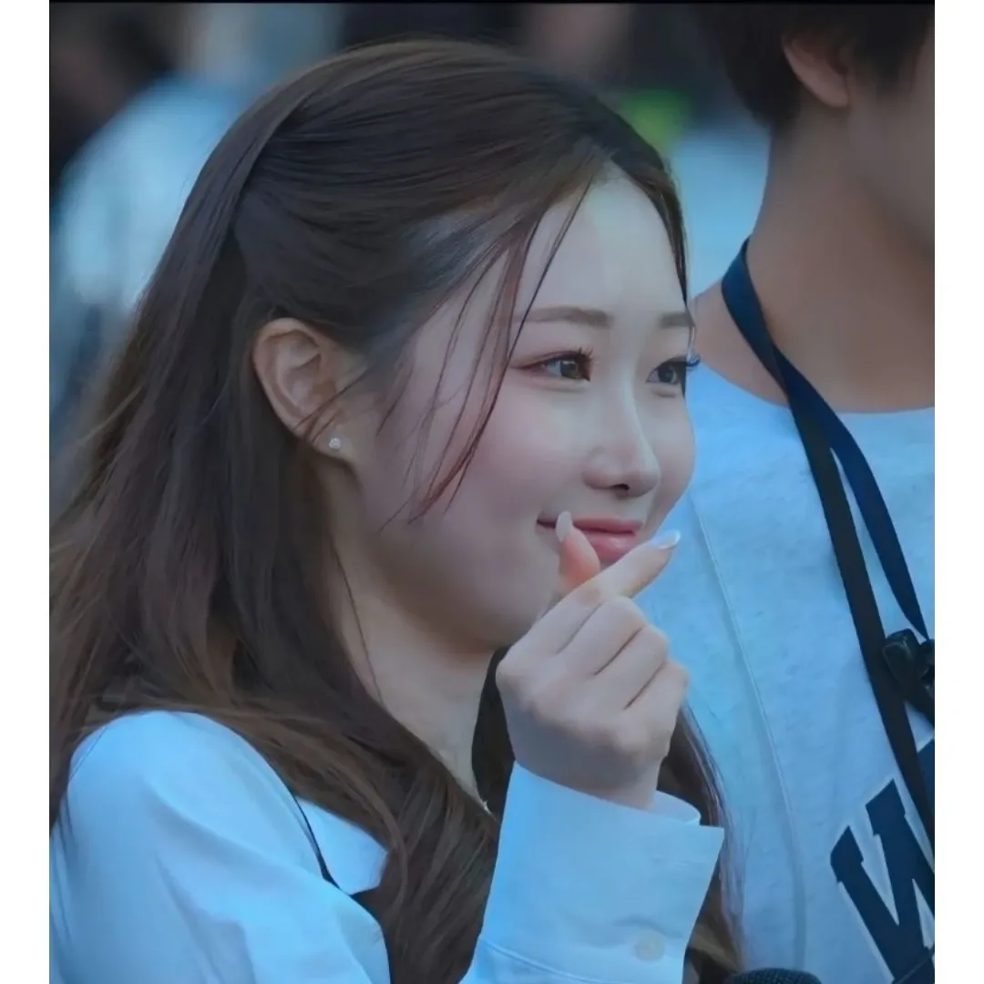 A moment captured by a fan of Jung Seojoo