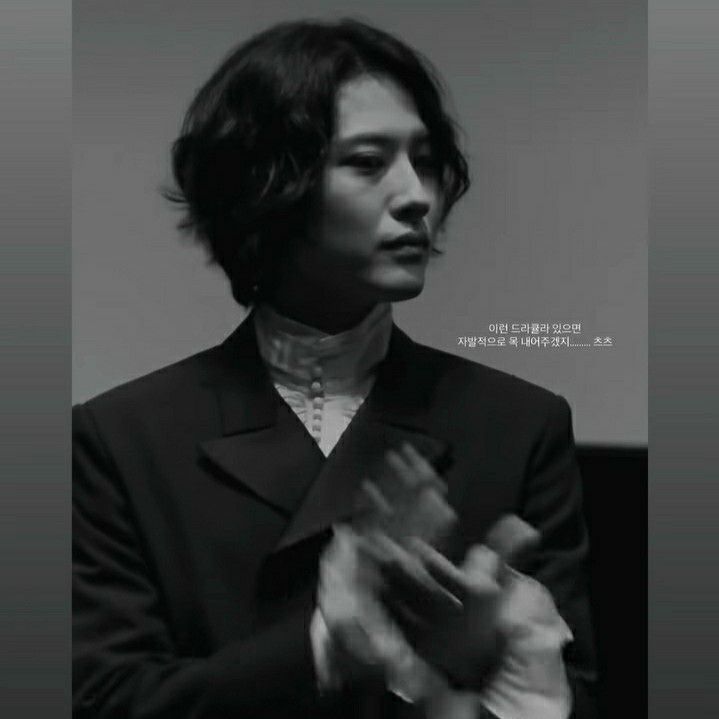 Behind-the-scenes cut of Lee Jongwon