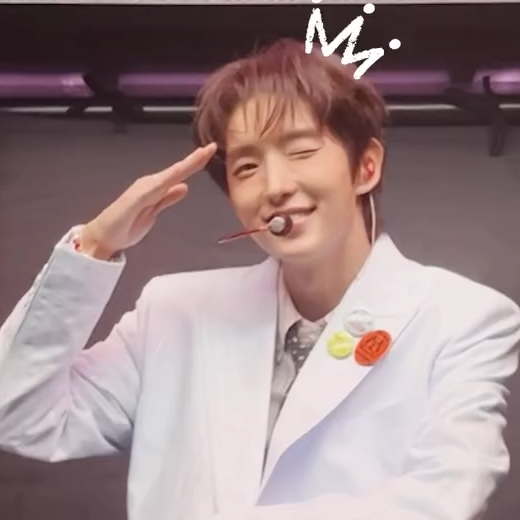 Behind-the-scenes cut of Lee Joongi