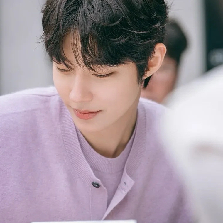 황인엽의 최신 사진