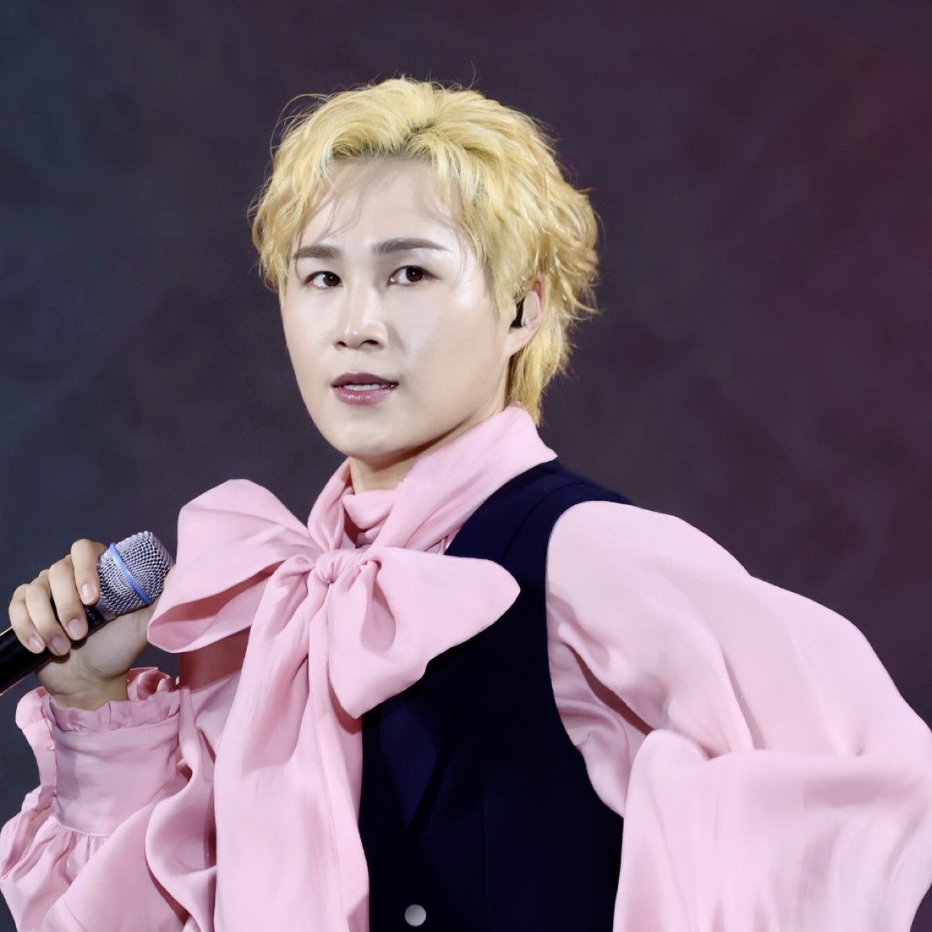 金熙栽的最新照片