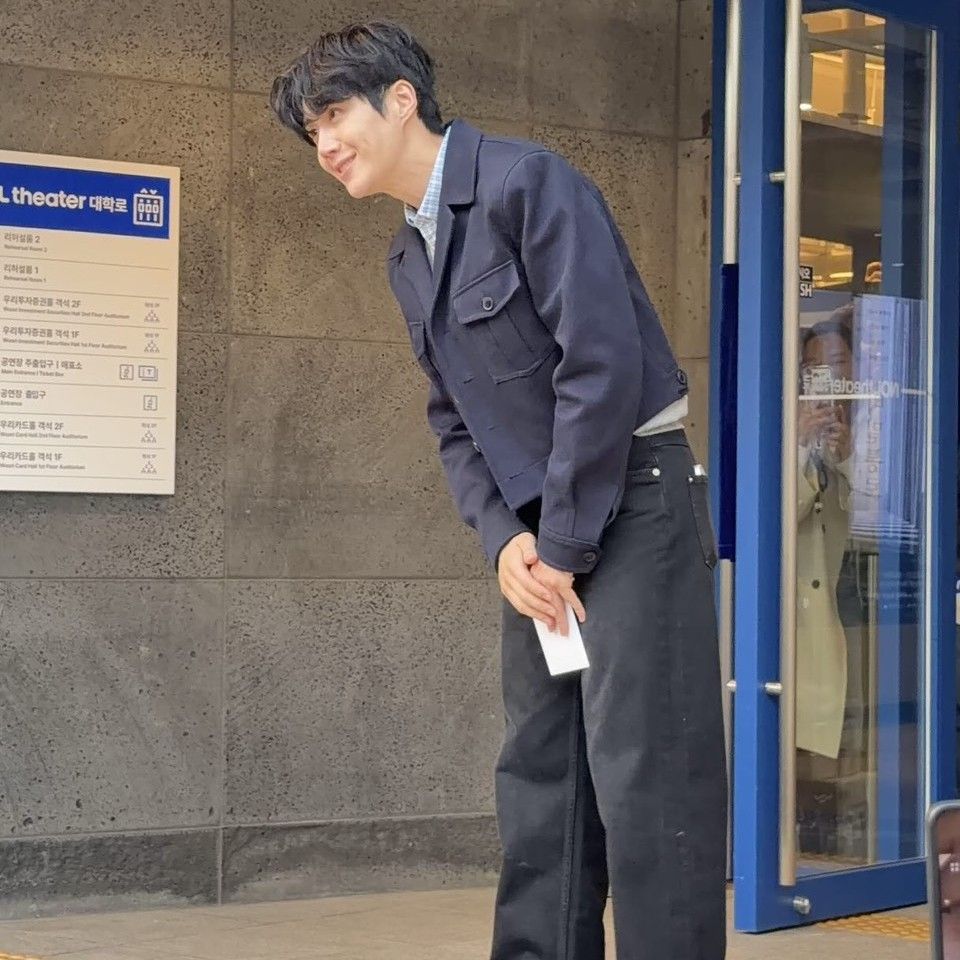 Behind-the-scenes cut of Kim Seonho