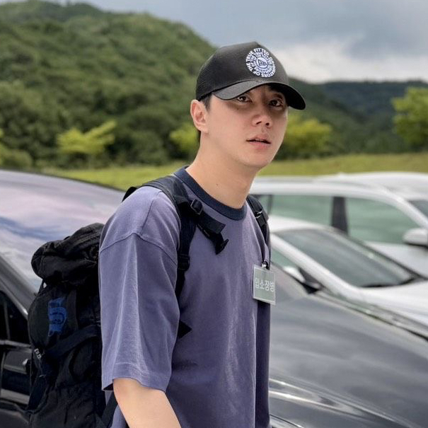 Behind-the-scenes cut of Lee Junyoung