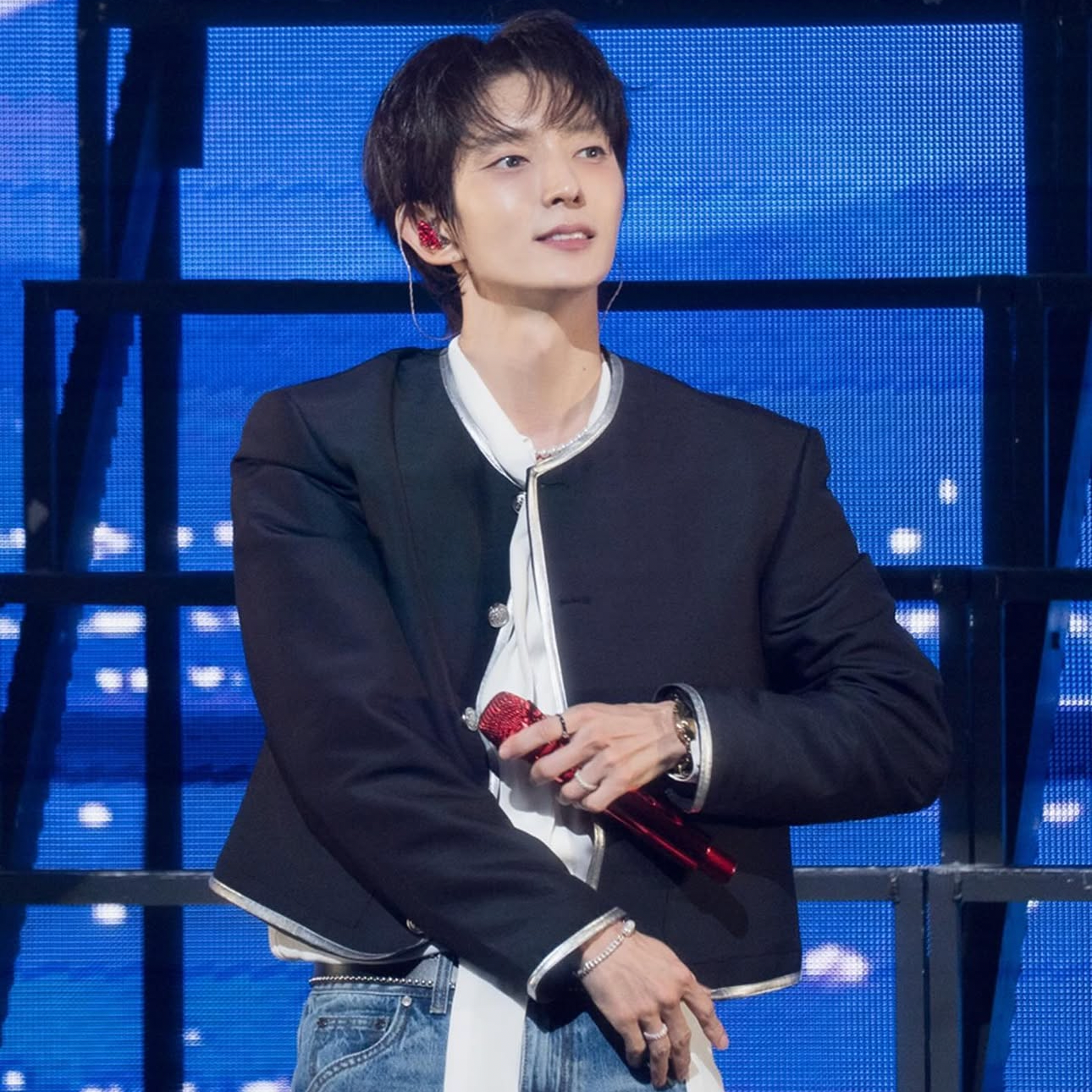 A moment captured by a fan of Lee Joongi