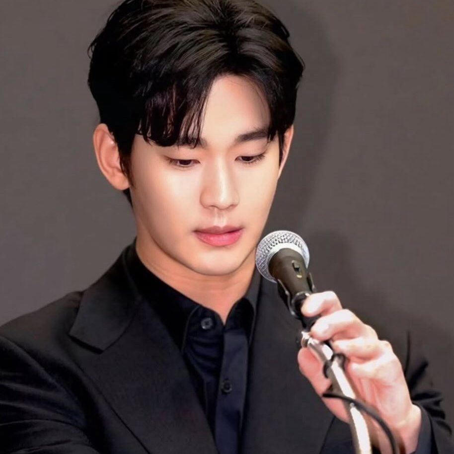Recent activity shot of Kim Soohyun