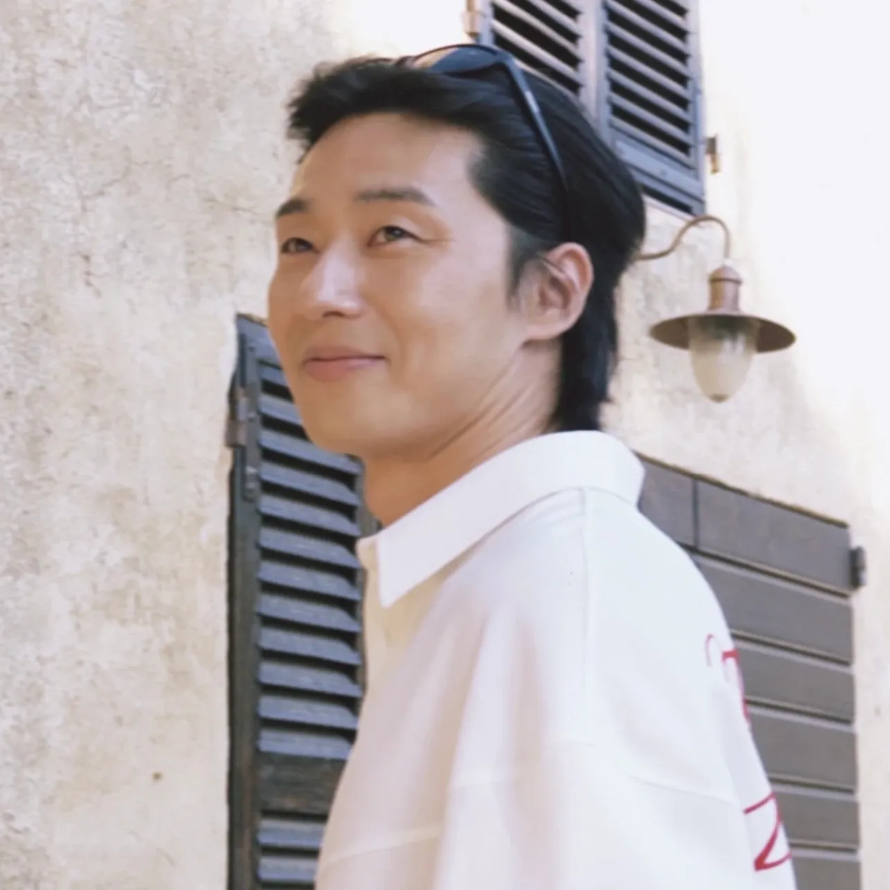 A moment captured by a fan of Park Seojoon