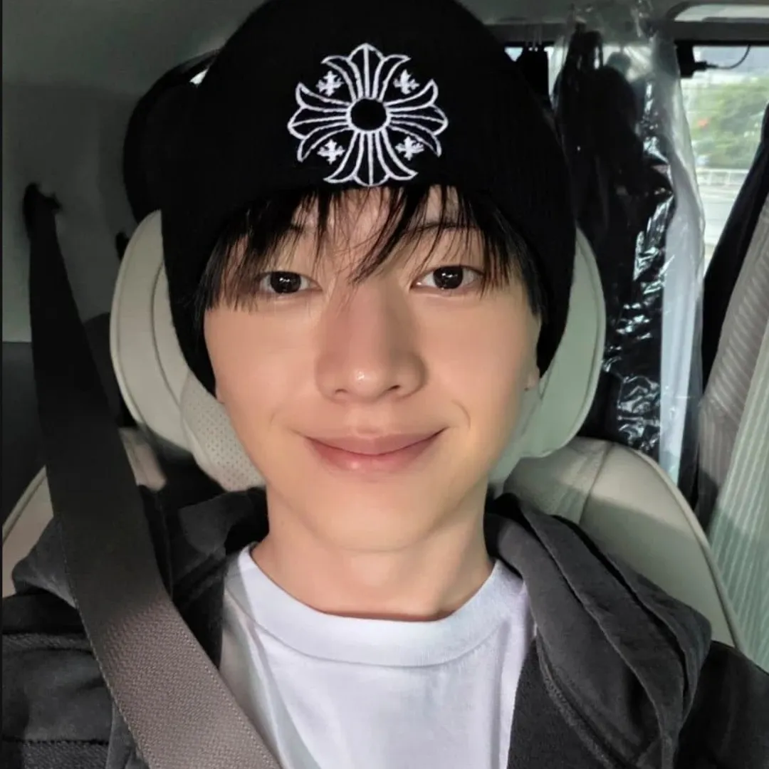 Cuplikan di balik layar dari Yook Sungjae