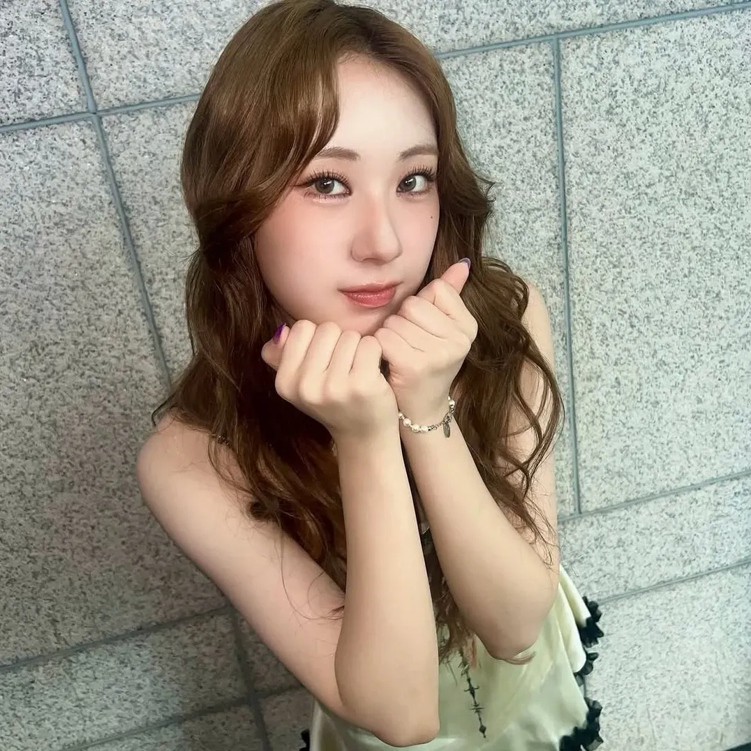 Cuplikan di balik layar dari Jeon Yujin