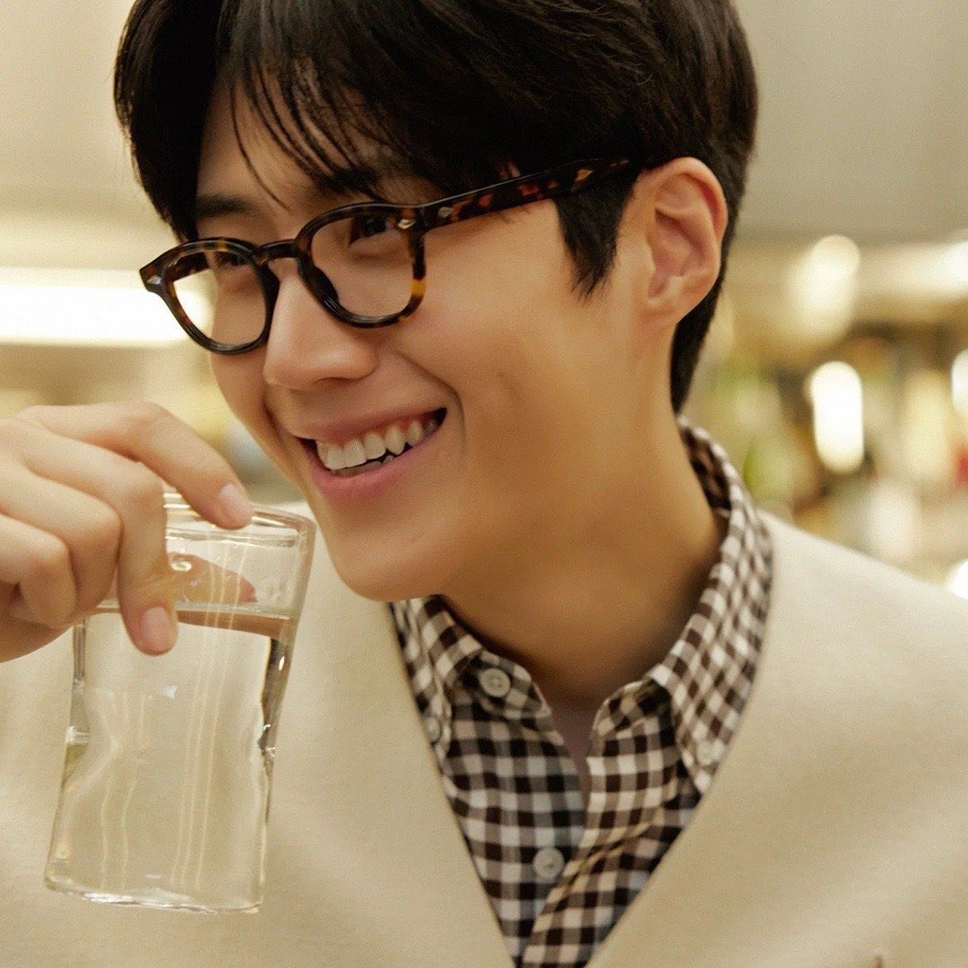 Latest photo of Kim Seonho